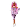 Barbie Deluxe Style Pembe Saçlı Bebek HYV25