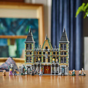 LEGO Harry Potter Malfoy Malikanesi 76453 - 10 Yaş ve Üzeri Çocuklar ve Yetişkinler için Koleksiyonluk Yaratıcı Oyuncak Yapım Seti (1601 Parça)