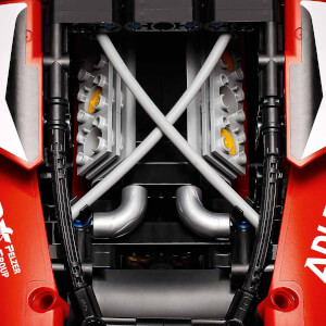 LEGO® Technic Ferrari 488 GTE “AF Corse #51” 42125 Yapım Seti; Ünlü Yarış Arabasının Aslına Uygun bir Versiyonunu Yapın (1677 Parça)