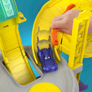 Fisher Price Sesli ve Işıklı Batwheels Batcave Yarışı HNB11