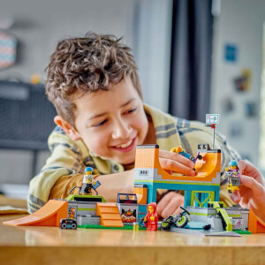  LEGO City Sokak Kaykay Parkı 60364 - 6 Yaş ve Üzeri Paten Meraklısı Çocuklar için Yaratıcı Oyuncak Yapım Seti (454 Parça)