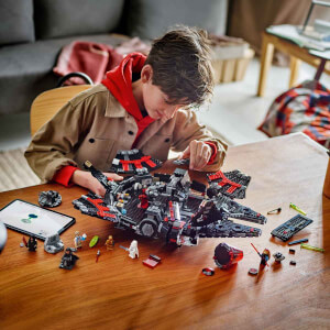 LEGO Star Wars Karanlık Falcon 75389 – 10 Yaş ve Üzeri Star Wars Sevenler için İnşa Edilebilen Oyuncak Araç Yapım Seti (1579 Parça)