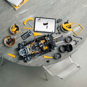 LEGO Technic McLaren P1 42172 - Otomobil Tutkunu Yetişkinler için Sergilenebilir Araba Modeli Yapım Seti (3893 Parça)