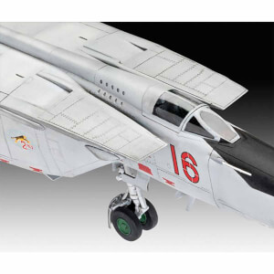 Revell 1:72 MiG-25 RBT Foxbat B Uçak 03878