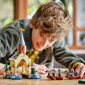 LEGO Harry Potter Hogwarts Şatosu Kayıkhanesi 76426 - 8 Yaş ve Üzeri Harry Potter Hayranları için 7 Minifigür İçeren Koleksiyonluk Yaratıcı Oyuncak Yapım Seti (350 Parça)