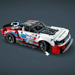 LEGO® Technic NASCAR® Yeni Nesil Chevrolet Camaro ZL1 42153 - Oyuncak Yarış Arabalarını Seven 9 Yaş ve Üzeri Çocuklar için Yaratıcı Oyuncak Yapım Seti (672 Parça)