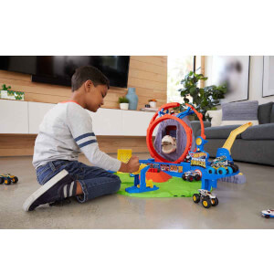 Hot Wheels Monster Trucks Volkanik Alanda Macera Oyun Seti GYL14