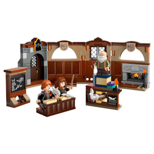 LEGO Harry Potter Hogwarts Şatosu: Tılsım Dersi 76442 - 8 Yaş ve Üzeri Çocuklar ve Yetişkinler için Koleksiyonluk Yaratıcı Oyuncak Yapım Seti (204 Parça)