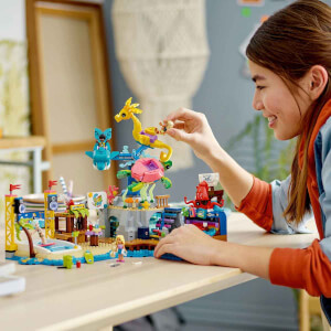 LEGO Friends Plaj Lunaparkı 41737 - 12 Yaş ve Üzeri Çocuklar için Teknik bir Yapım Projesi (1348 Parça)