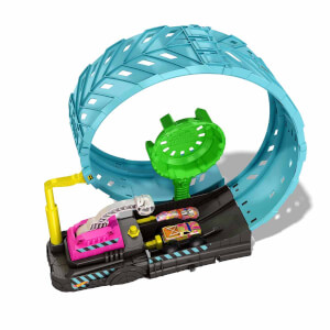 Hot Wheels Monster Trucks Karanlıkta Parlayan Çemberde Yarış Seti HBN02