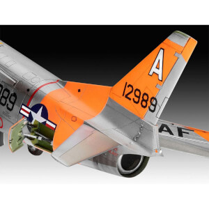 Revell 1:48 F-86D Dog Sabre Uçak VBU63832