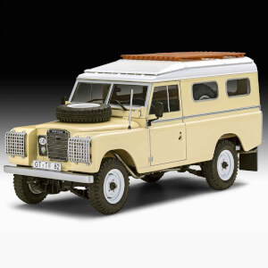 Revell 1:24 Commercial Land Rover Series III Lwb VBA67056