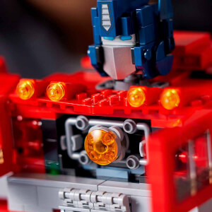 LEGO Optimus Prime 10302 - Yetişkinler için bir Transformers Efsanesi’nin Koleksiyonluk Model Yapım Seti (1508 Parça)