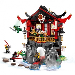LEGO Ninjago Diriliş Tapınağı 70643