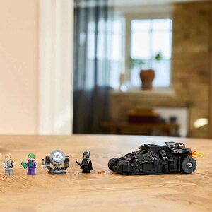 LEGO DC Batman: Batman Tumbler, Two-Face ve Joker’e Karşı 76303 - 8 Yaş ve Üzeri Kara Şövalye Hayranı Çocuklar için Yaratıcı Oyuncak Yapım Seti (429 Parça)