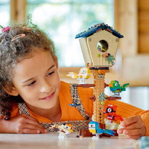 LEGO Creator 3’ü 1 Arada Kuş Evi 31143 - 8 Yaş ve Üzeri Çocuklar için Kuşlar, Kirpi, Sincap ve Bal Kovanı İçeren Yaratıcı Oyuncak Yapım Seti (476 Parça)