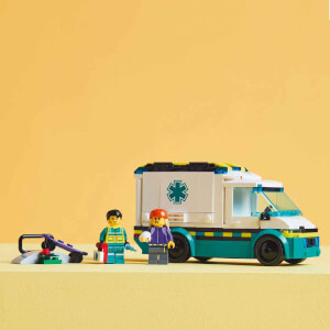 LEGO City Acil Yardım Ambulansı 60451 - Model Araç Seven 5 Yaş Üzeri Çocuklar için Yaratıcı Oyuncak Yapım Seti (184 Parça)