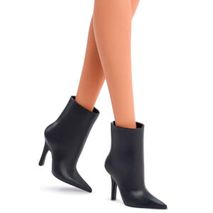 Barbie Basics İkonik Koleksiyon Bebeği Model 01 JBH72