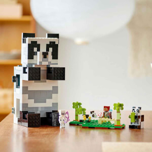 LEGO Minecraft Panda Barınağı 21245 - 8 Yaş ve Üzeri Çocuklar için Panda gibi Görünen ve Hareket Eden Oyuncak Yapım Seti (553 Parça)