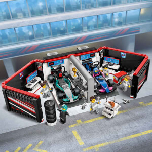 LEGO City F1 Garajı ve Mercedes-AMG ve Alpine Arabaları 60444 - 7 Yaş ve Üzeri Çocuklar için Yarış Arabası İçeren Yaratıcı Oyuncak Yapım Seti (678 Parça)