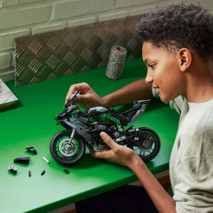 LEGO Technic Kawasaki Ninja H2R Motosiklet 42170 - 10 Yaş ve Üzeri Çocuklar için Koleksiyonluk Yaratıcı Oyuncak Model Yapım Seti (643 Parça)