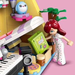 LEGO Friends Paisley’nin Odası 42647 - 6 Yaş ve Üzeri Çocuklar için Mini Bebek İçeren Yaratıcı Oyuncak Yapım Seti (199 Parça)