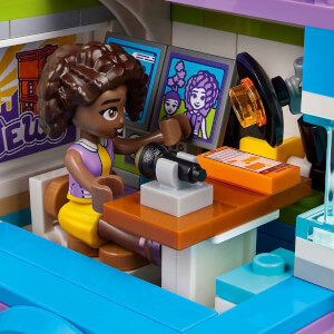 LEGO Friends Canlı Yayın Aracı 41749 - 6 Yaş ve Üzeri Çocukların Haber Yayını Oyunları Oynaması için Aksesuarlar İçeren Yaratıcı Oyuncak Yapım Seti (446 Parça)