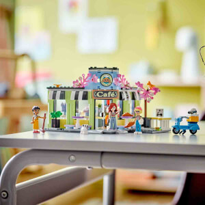 LEGO Friends Heartlake City Kafe’si 42618 - 6 Yaş ve Üzeri Çocuklar Pastane Oyuncağı İçeren Yaratıcı Oyuncak Yapım Seti (426 Parça)