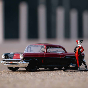 1:32 1957 Chevrolet Bel Air Model Araba ve Harley Quinn Figür