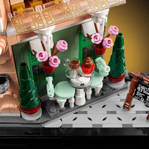 LEGO Fransız Kafe 10362 - Yetişkinler için Koleksiyonluk Dekoratif Model Yapım Seti (1101 Parça)
