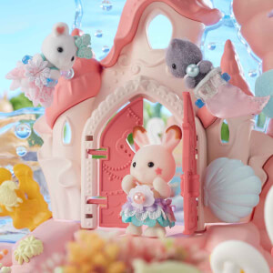 Sylvanian Families Bebek Deniz Kızı Şatosu