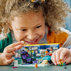 LEGO Friends Nova'nın Odası 41755 - 6 Yaş ve Üzeri Çocuklar için 2 Mini Bebek (Nova ve Zac) İçeren Yaratıcı Oyuncak Yapım Seti (179 Parça)