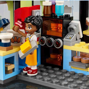 LEGO Friends Heartlake City Kafe’si 42618 - 6 Yaş ve Üzeri Çocuklar Pastane Oyuncağı İçeren Yaratıcı Oyuncak Yapım Seti (426 Parça)