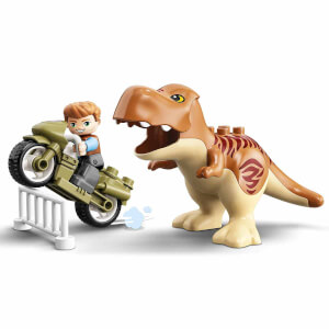 LEGO DUPLO Jurassic World T-rex ve Triceratops Dinozor Kaçışı 10939