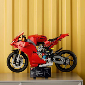 LEGO Technic Ducati Panigale V4 S Motosiklet 42202 - Yetişkinler için İnşa Edilebilen Yaratıcı Model Yapım Seti (1603 Parça)