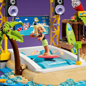 LEGO Friends Plaj Lunaparkı 41737 - 12 Yaş ve Üzeri Çocuklar için Teknik bir Yapım Projesi (1348 Parça)