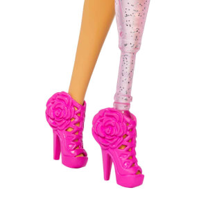 Barbie Deluxe Style Işıltılı Protez Bacaklı Bebek HYV26