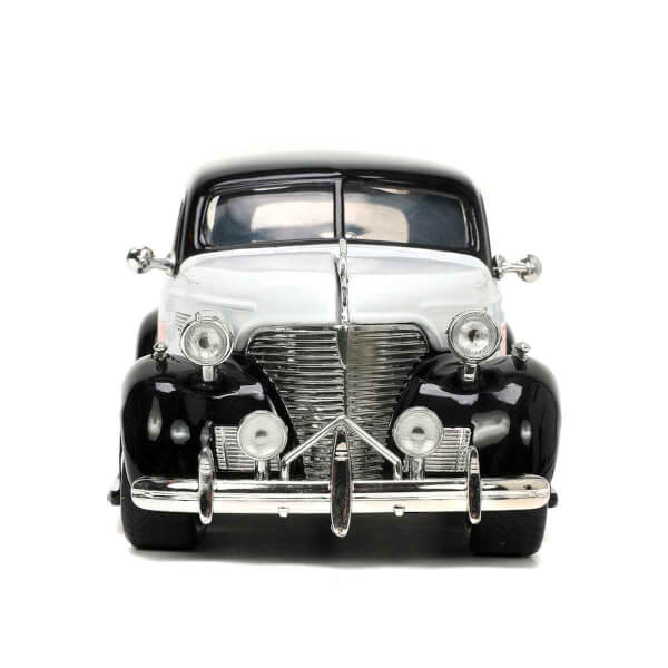 1:24 1939 Chevy Master Model Araba ve Mr. Monopoly Figür