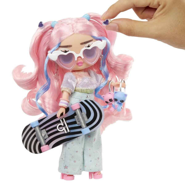 L.O.L. Surprise Tweens Core Flora Moon