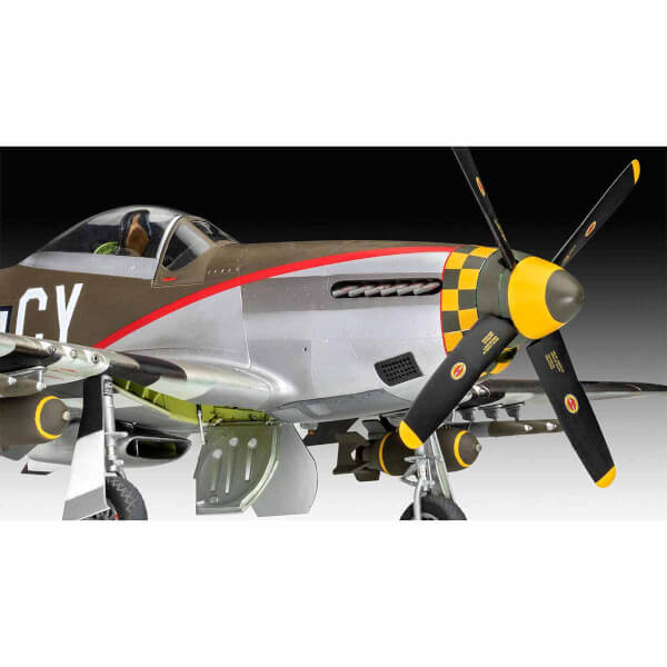 Revell 1:32 P-51D-15-NA Mustang Uçak VSU03838