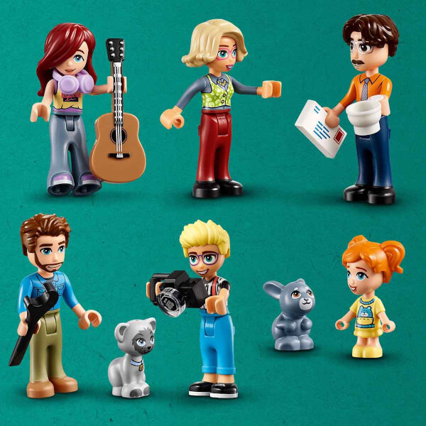 LEGO® Friends Olly ve Paisley'nin Aile Evleri 42620 - 7 Yaş ve Üzeri Çocuklar için 5 Minifigür İçeren Yaratıcı Oyuncak Yapım Seti (1126 Parça)