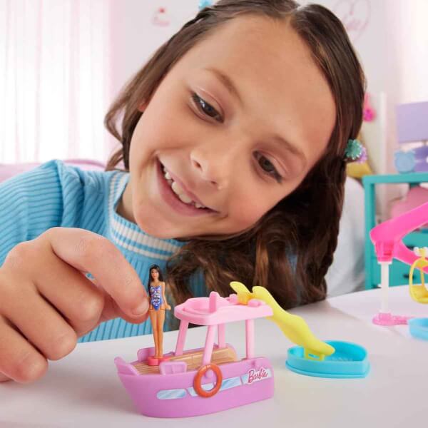 Mini Barbieland Aracı HYF38