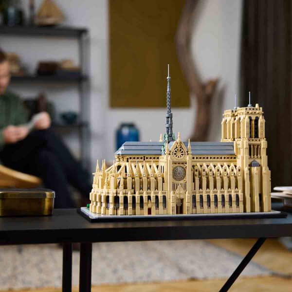 LEGO Architecture Mimari Simgeler Koleksiyonu: Notre Dame Katedrali 21061 - Seyahat, Mimari ve Tarih Meraklısı Yetişkinler İçin Koleksiyonluk ve Sergilenebilir Model Yapım Seti (4383 Parça)