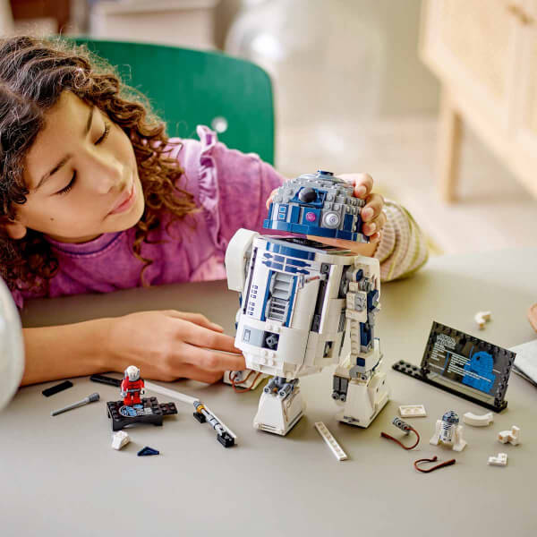 LEGO Star Wars R2-D2 75379 - 10 Yaş ve Üzeri Star Wars Sevenler için Yaratıcı Oyuncak Yapım Seti (1050 Parça)