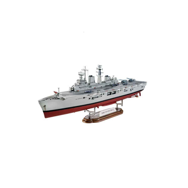 Revell 1:700 HMS Invincible VSG05172