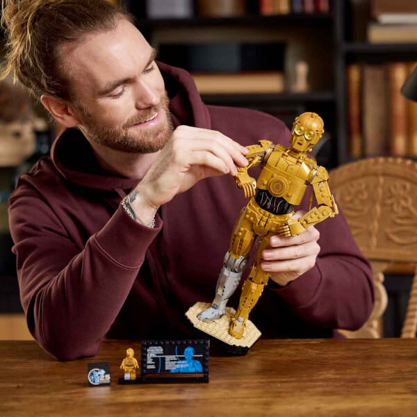 LEGO Star Wars C-3PO 75398 - Yetişkinler için İnşa Edilebilen Koleksiyonluk ve Nostaljik Droid Figürü Yapım Seti (1138 Parça)