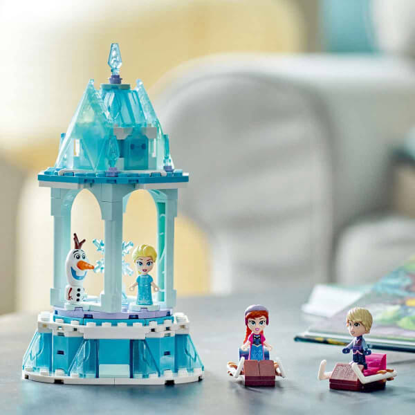 LEGO® ǀ Disney Anna ve Elsa'nın Sihirli Atlıkarıncası 43218 - 6 Yaş ve Üzeri Çocuklar için Buzdan Ev ve 4 Minifigür İçeren Yaratıcı Oyuncak Yapım Seti (175 Parça)