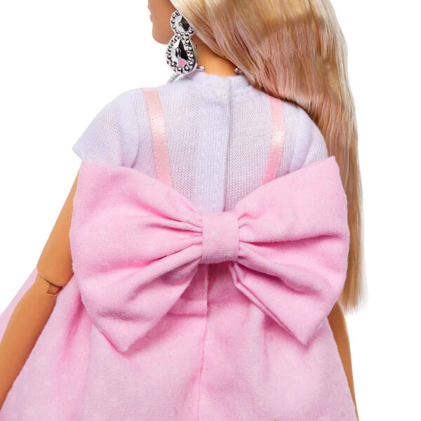 Barbie Deluxe Style Sarı Saçlı Bebek HYV27 