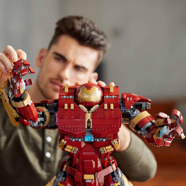 LEGO Marvel Hulkbuster 76210 - Yetişkinler için Iron Man Hulkbuster MK44 Yapım Seti (4049 Parça)