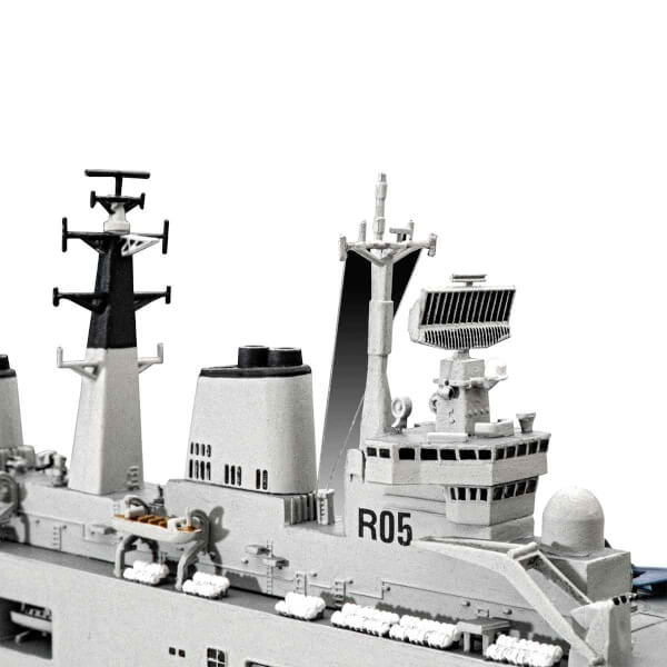 Revell 1:700 HMS Invincible VSG05172